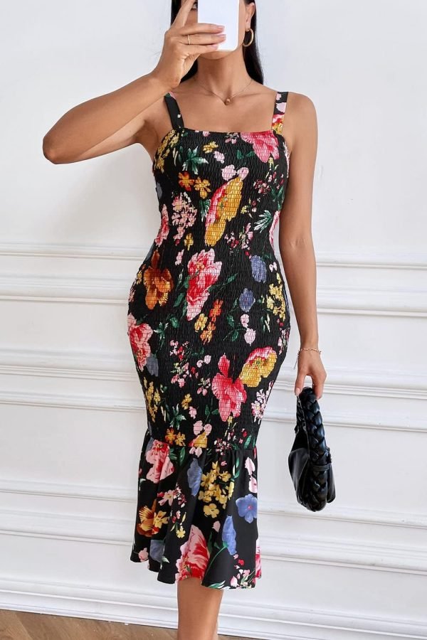 Saonta Womens Sleeveless Strappy Ruffle Hem Smocked Bodycon Dress